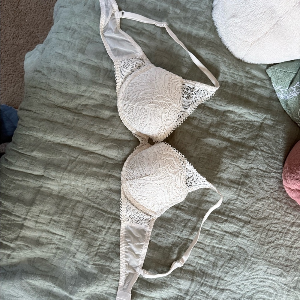 Elegant Cream Lace Bra